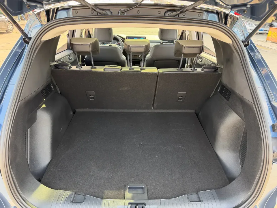 Ford Escape EcoBoost 245 2WD Leisure Edition 2023 — миниатюра 5