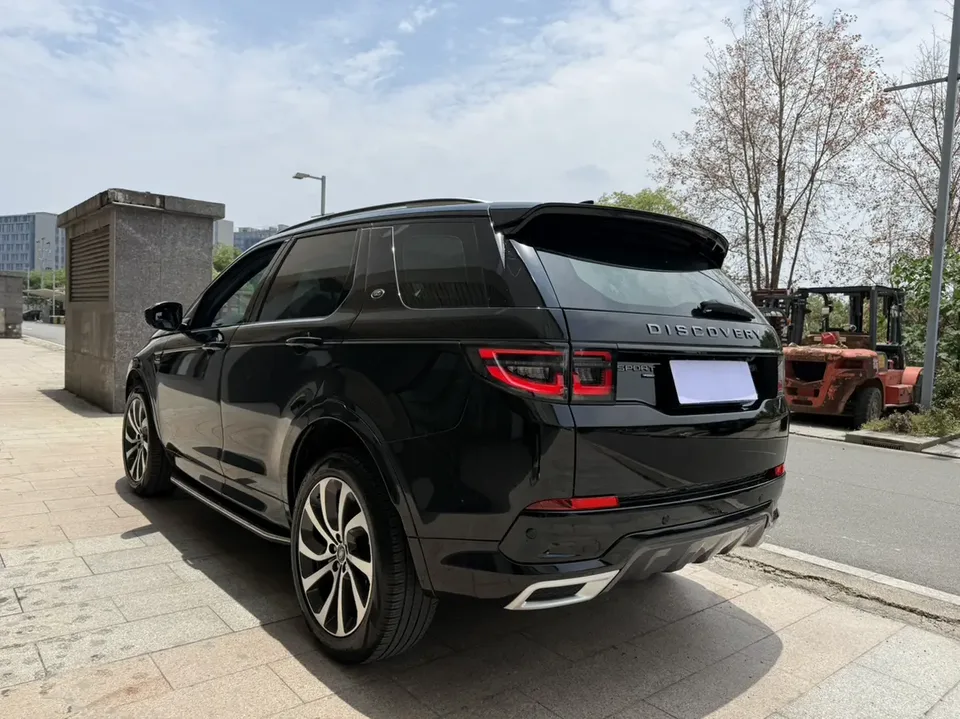Land Rover Discover Sports Discover Sports 2022 Modified 249PS R-Dynamic SE Performance Technology Edition 5 Seaters 2023 — thumbnail 2