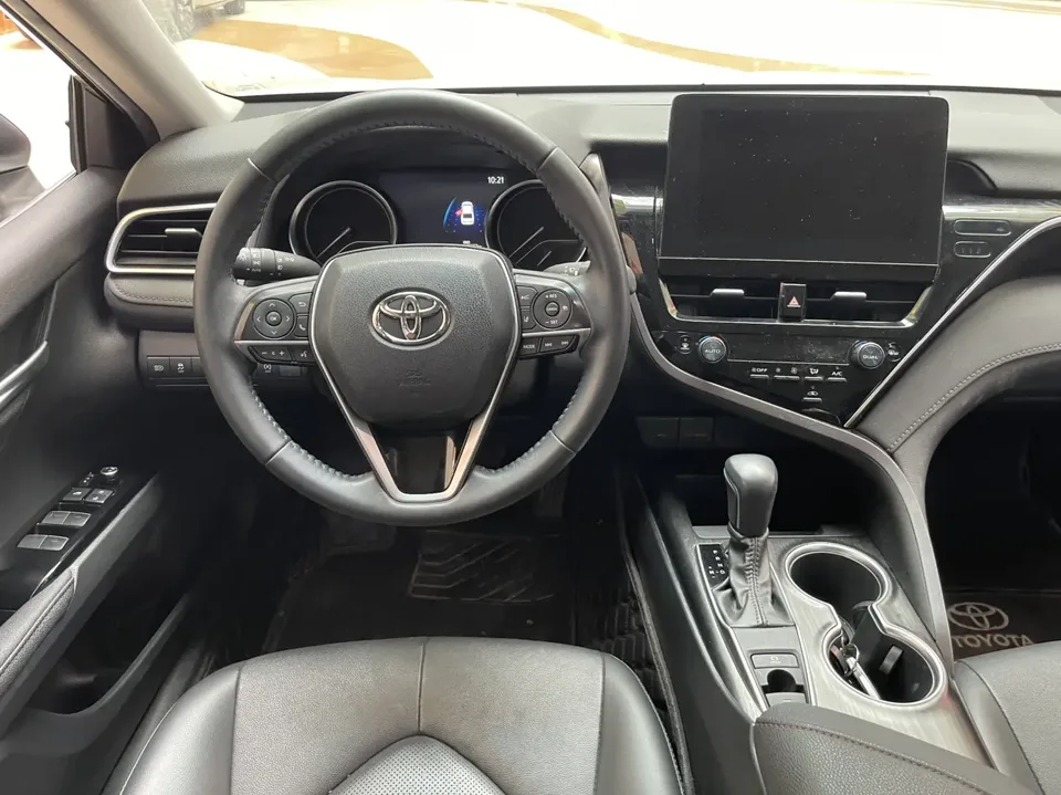 Toyota Camry 2.0G Deluxe Edition 2022 — миниатюра 3