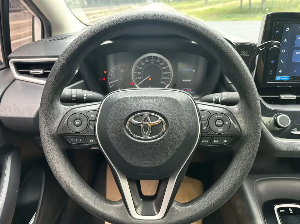 Toyota Corolla 1.5L CVT Elite Edition 2022 — миниатюра 3