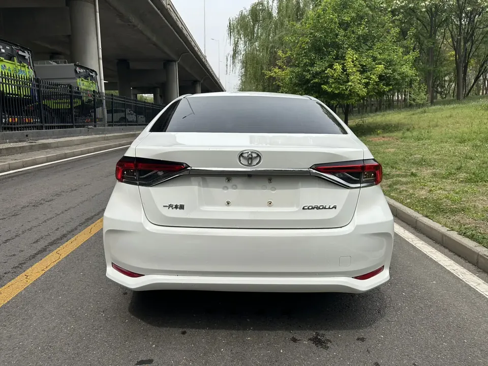 Toyota Corolla 1.5L CVT Elite Edition 2022 — миниатюра 5
