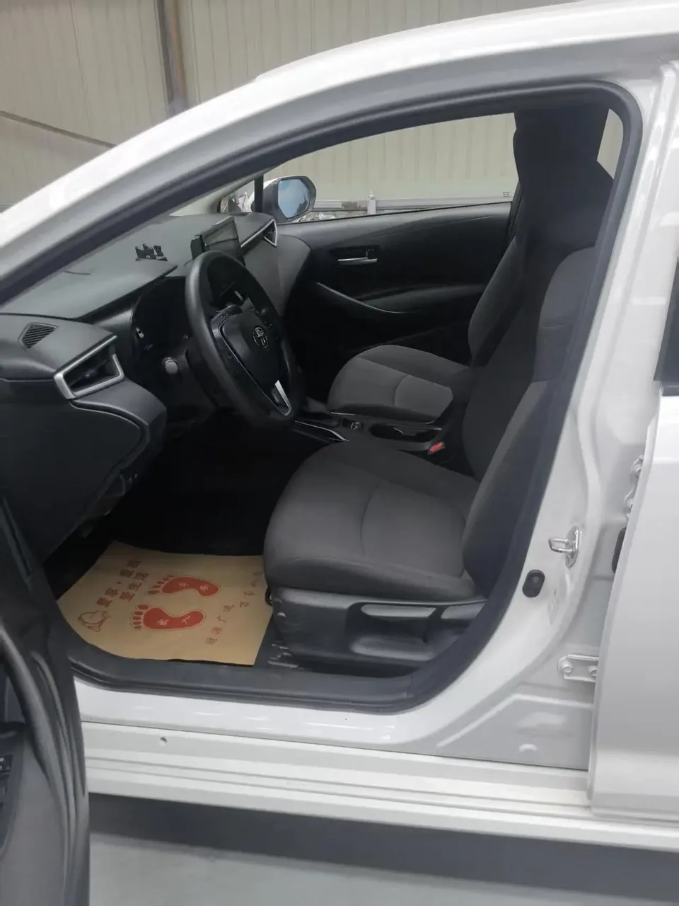 Toyota Corolla 1.5L Manual Pioneer Edition 2023 — миниатюра 5