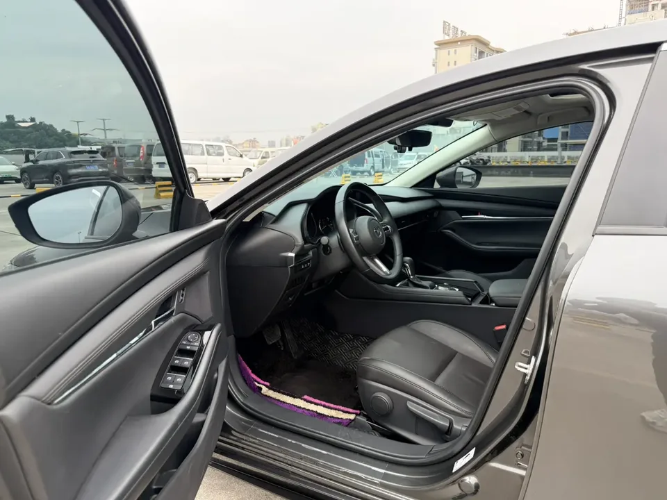 Mazda Axela Mazda3 2021 2.0L Automatic Quality Edition 2022 — thumbnail 5