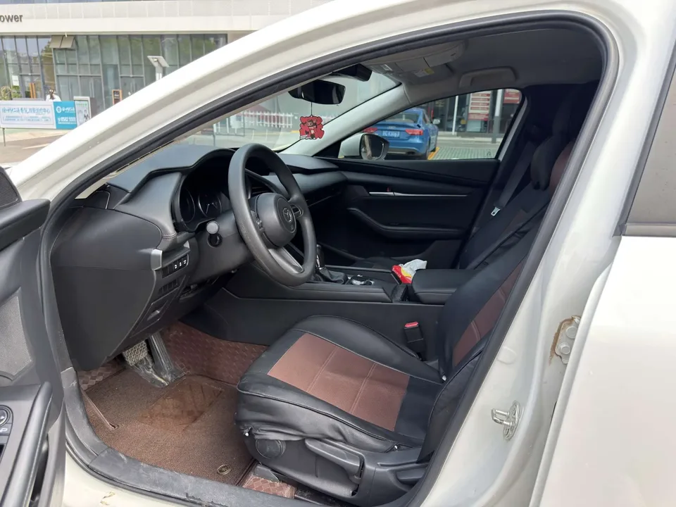 Mazda Axela Mazda3 Angkesela 2022 2.0L Automatic Quality Edition 2022 — thumbnail 3