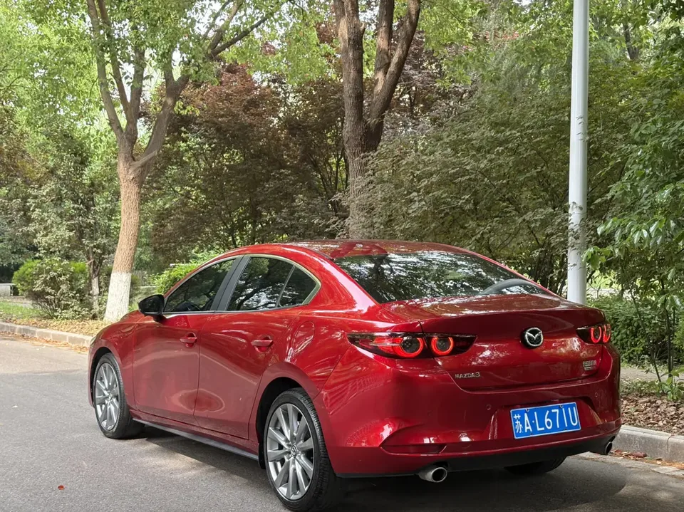 Mazda Axela Mazda3 2023 2.0L Automatic Premium Edition 2023 — thumbnail 4