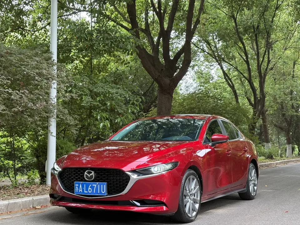 Mazda Axela Mazda3 2023 2.0L Automatic Premium Edition 2023 — photo 1, buy with delivery to Moscow