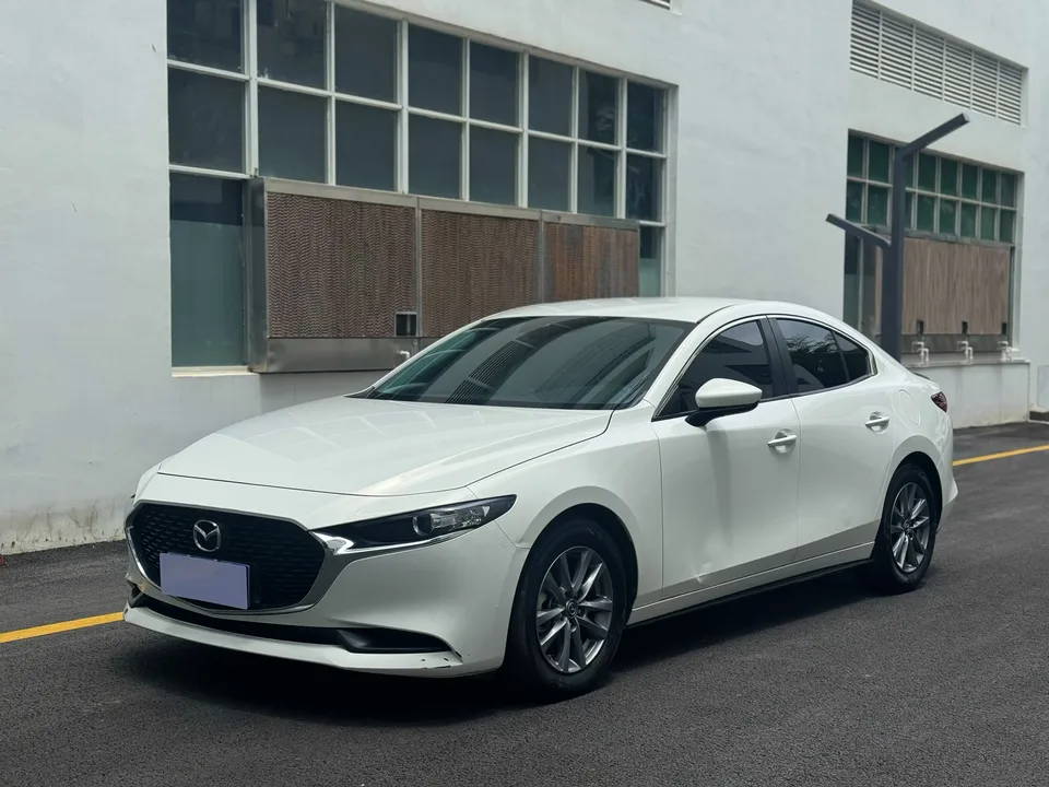Mazda Axela Mazda3 Angkesela 2023 2.0L Automatic Quality Edition 2024 — photo 1, buy with delivery to Moscow