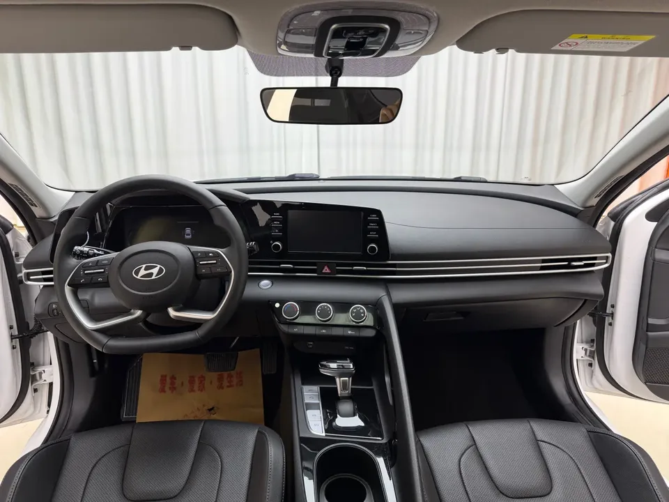 Hyundai Elantra 1.5L CVT GLX Elite Edition 2023 — миниатюра 3
