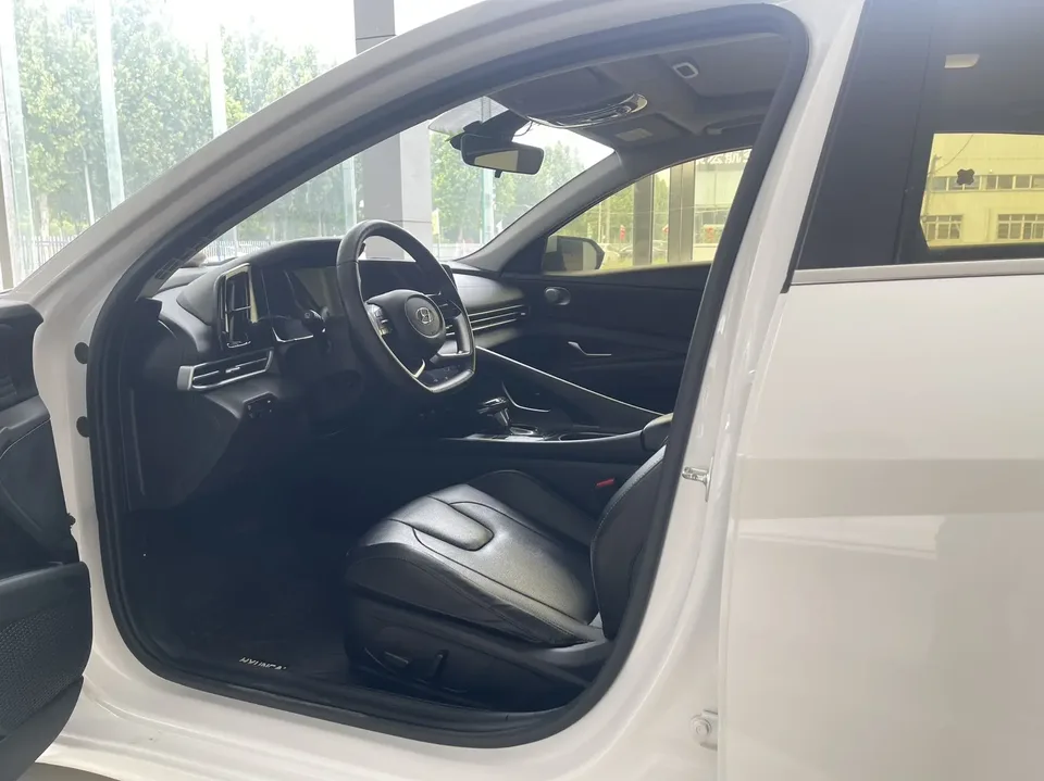 Hyundai Elantra Elantra 2022 1.5L CVT LUX Premium Edition 2022 — thumbnail 3