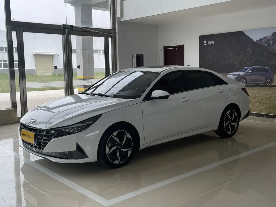 Hyundai Elantra Elantra 2022 1.5L CVT LUX Premium Edition 2022 — photo 1, buy with delivery to Moscow