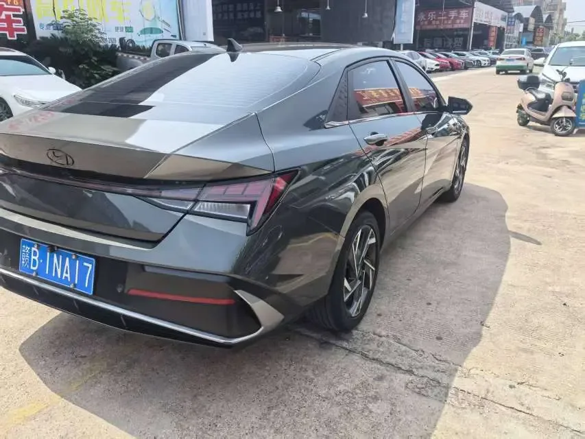 Hyundai Elantra Elantra 2023 1.5L CVT LUX Premium Edition 2024 — thumbnail 2