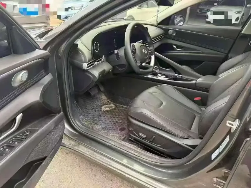 Hyundai Elantra Elantra 2023 1.5L CVT LUX Premium Edition 2024 — thumbnail 5