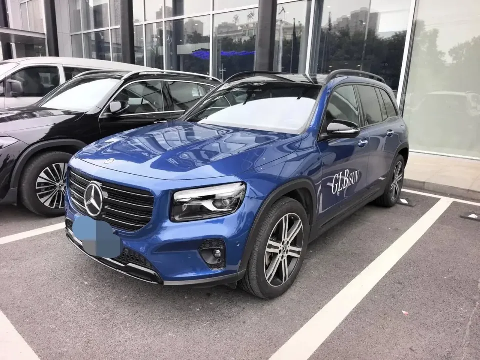 Mercedes-Benz GLB-Class 2023
