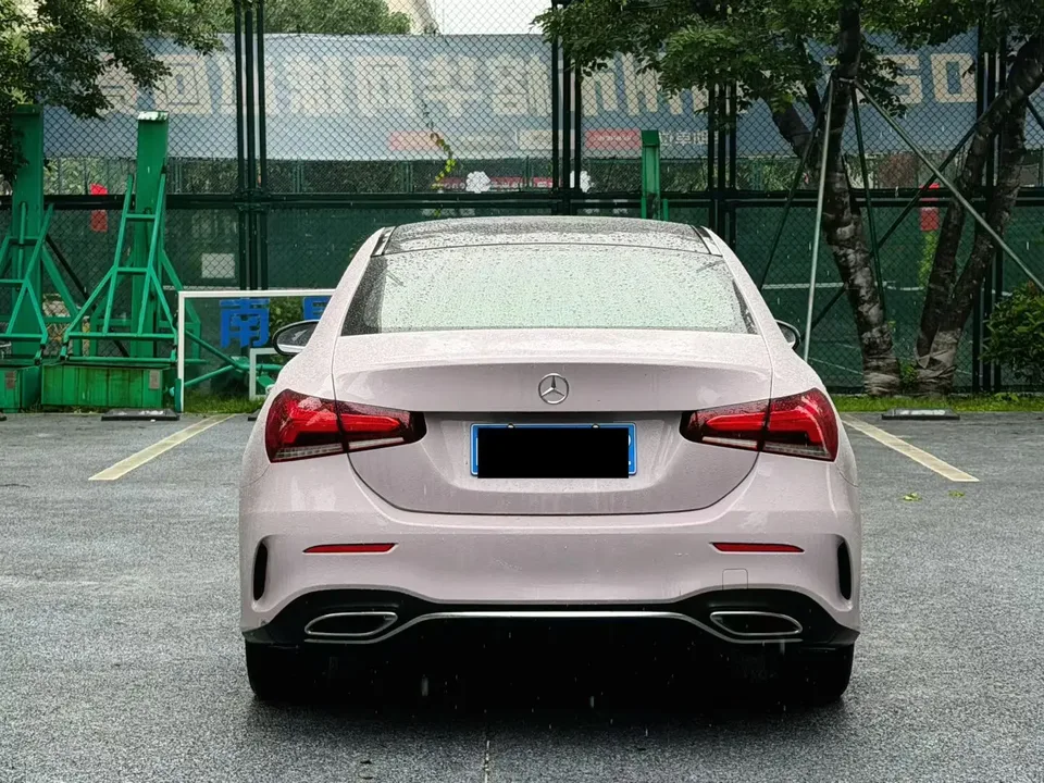 Mercedes-Benz Mercedes Benz A Class second facelift A 200 L sports sedan fashion version 2022 — миниатюра 2