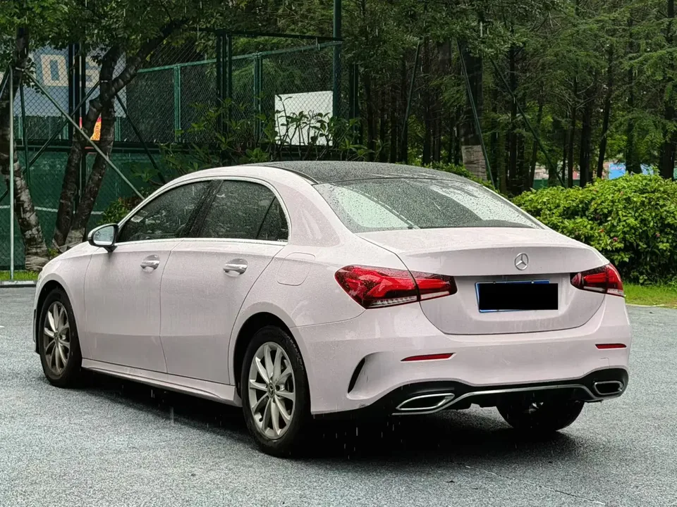 Mercedes-Benz Mercedes Benz A Class second facelift A 200 L sports sedan fashion version 2022 — миниатюра 4