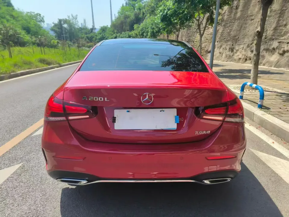 Mercedes-Benz Mercedes Benz A Class second facelift A 200 L sports sedan fashion version 2023 — миниатюра 2