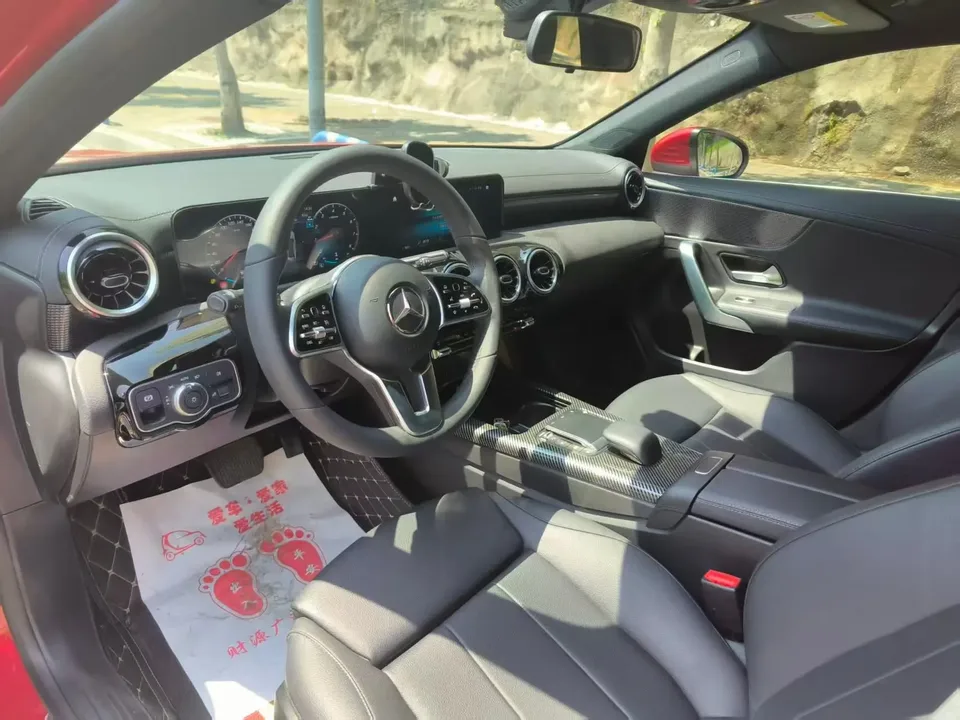 Mercedes-Benz Mercedes Benz A Class second facelift A 200 L sports sedan fashion version 2023 — миниатюра 5