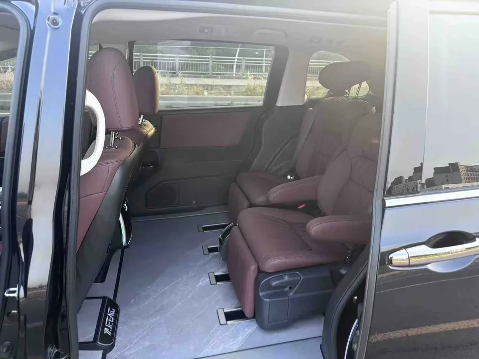 Honda Odyssey Odyssey 2024 2.0L Sharp Enjoy Edition 2025 — миниатюра 3