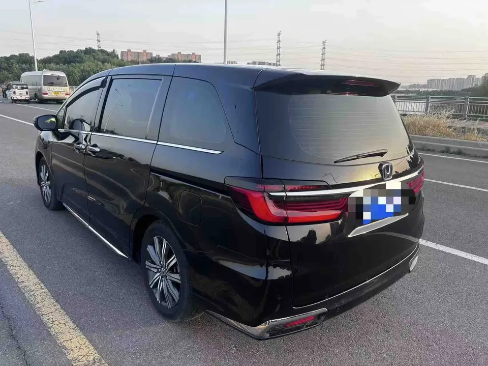 Honda Odyssey Odyssey 2024 2.0L Sharp Enjoy Edition 2025 — миниатюра 4