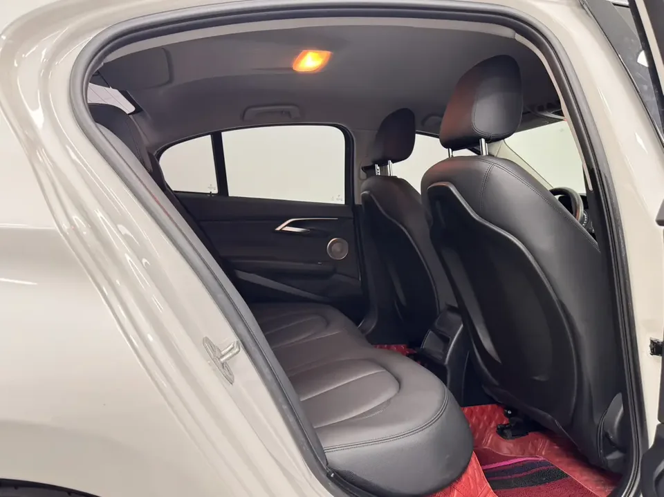 BMW 1 Series 1 Series 2021 facelift 120i M Sport 2022 — thumbnail 5