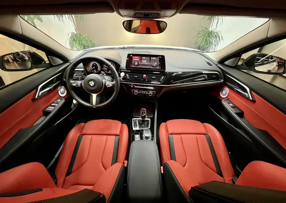 BMW 1 Series facelift 120i M Sport Night Edition 2022 — миниатюра 3