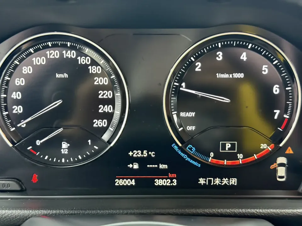 BMW 1 Series BMW 1 Series 2023 120i M Sport Night Edition 2023 — миниатюра 4