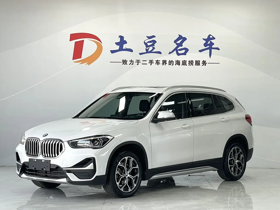 BMW X1 X1 2022 BMW X1 2022 sDrive20Li Fashion Edition 2022 — photo 1, buy with delivery to Moscow