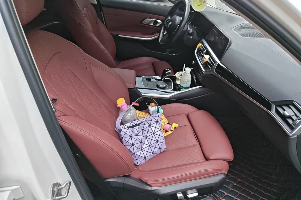 BMW 3 Series facelift 320Li M Sport package 2022 — миниатюра 3