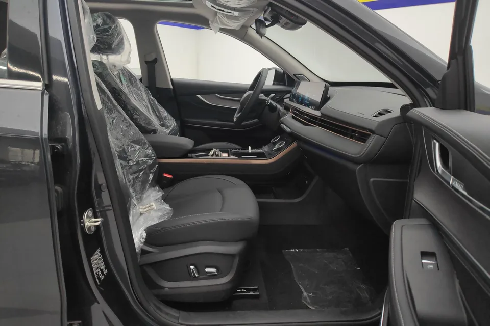 Exeed Xingtu Zhuifeng C-DM 1.5TCI-DHT 105KM Riding on the Wind Edition 2023 — миниатюра 4