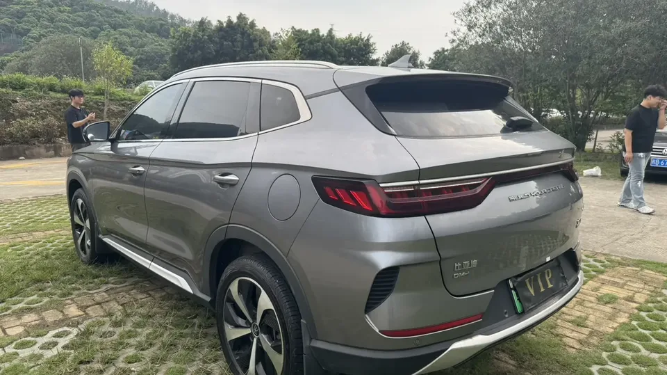 BYD Song PLUS DM DM-i 51KM 2WD Premium Edition 2022 — миниатюра 2