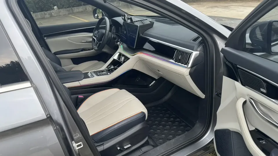 BYD Song PLUS DM DM-i 51KM 2WD Premium Edition 2022 — миниатюра 3