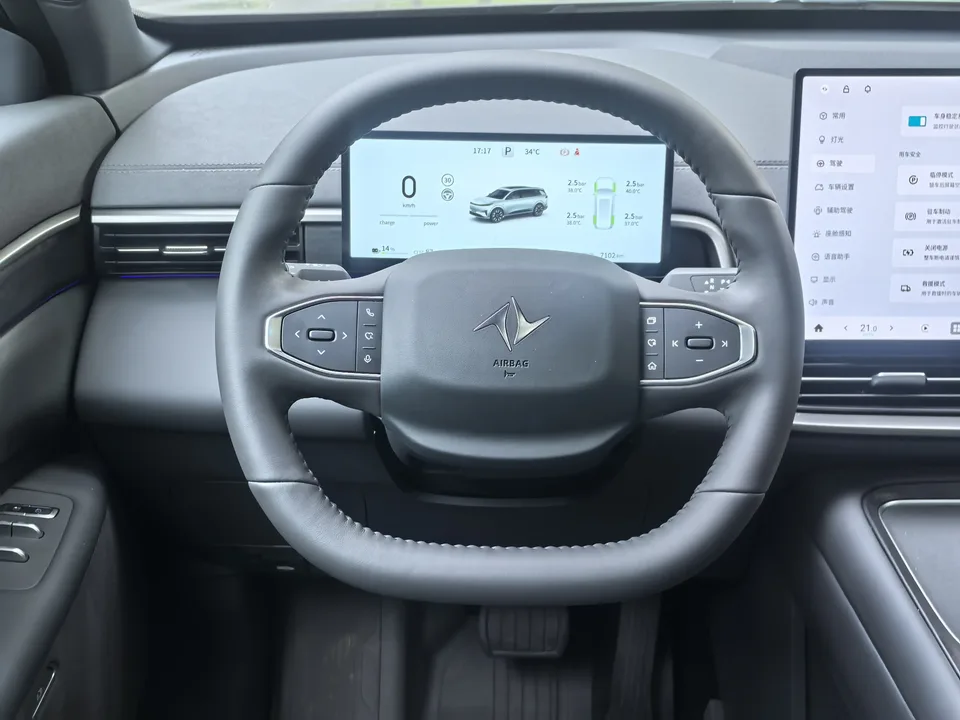 Dongfeng Yipai 008 e008 2026 Pure Electric Jiayue Edition 6-seater 2025 — миниатюра 5