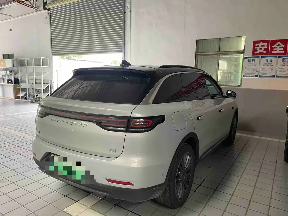 Leapmotor Zero running C11 Extended Range 300 Premium Edition 2024 — миниатюра 2