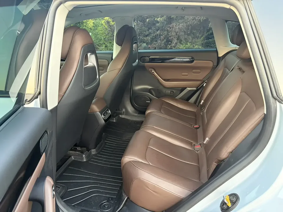 Leapmotor Zero running C11 Extended Range 300 Smart Edition 2024 — миниатюра 3