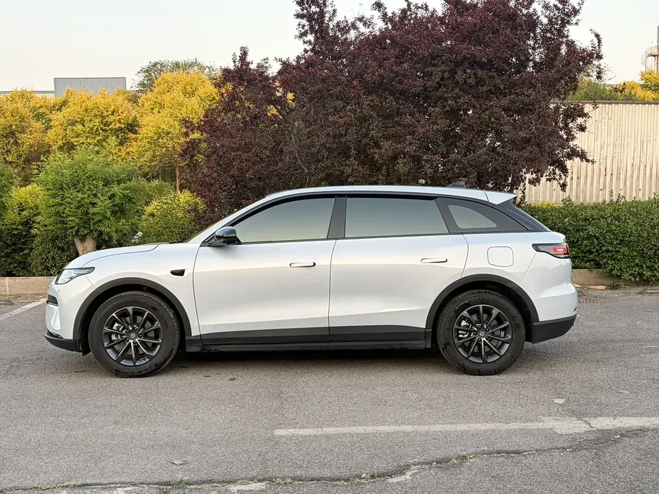 Leapmotor Zero running C11 Extended Range 300 Smart Edition 2024 — миниатюра 4