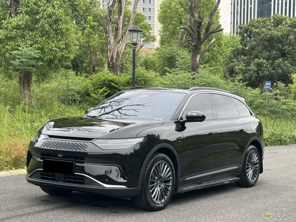 Leapmotor Zero running C11 Extended Range 300 Premium Edition 2024 — миниатюра 3