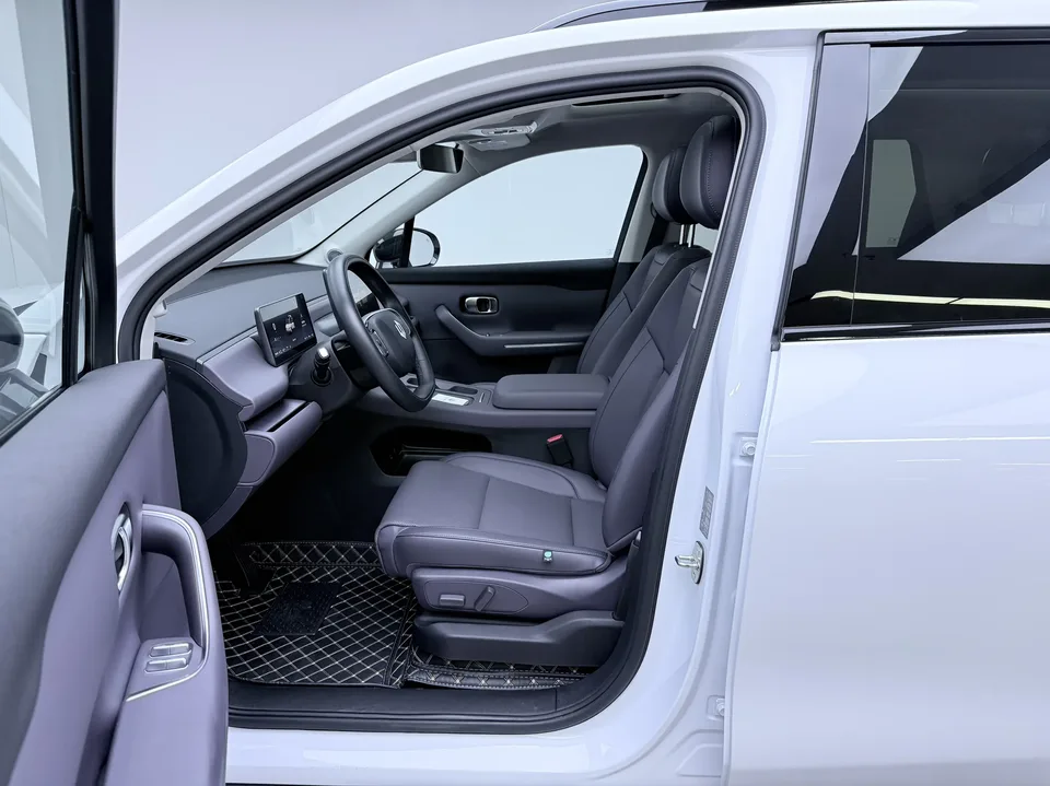 Leapmotor C16 Extended Range 200 Premium Edition 2024 — миниатюра 2