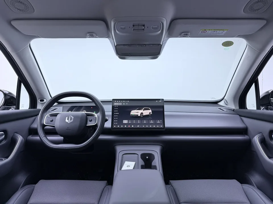 Leapmotor C16 Extended Range 200 Premium Edition 2024 — миниатюра 3
