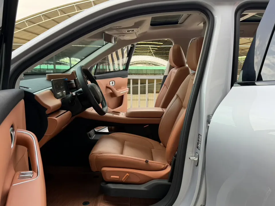Leapmotor C16 Extended Range 200 Premium Edition 2025 — миниатюра 4