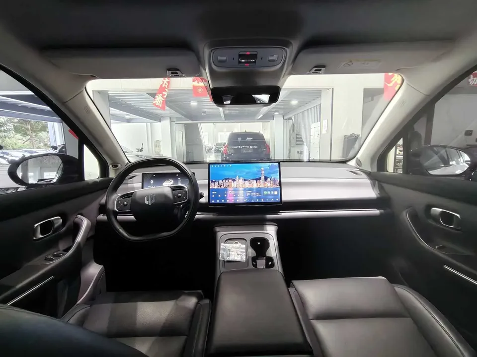 Leapmotor Zero running C10 Pure Electric 530 Smart Edition 2024 — миниатюра 5