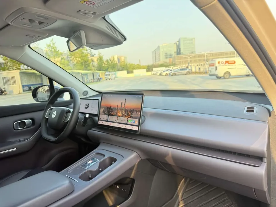 Leapmotor Zero running C10 Zero running C10 2024 Pure Electric 410 Comfort Edition 2024 — thumbnail 4