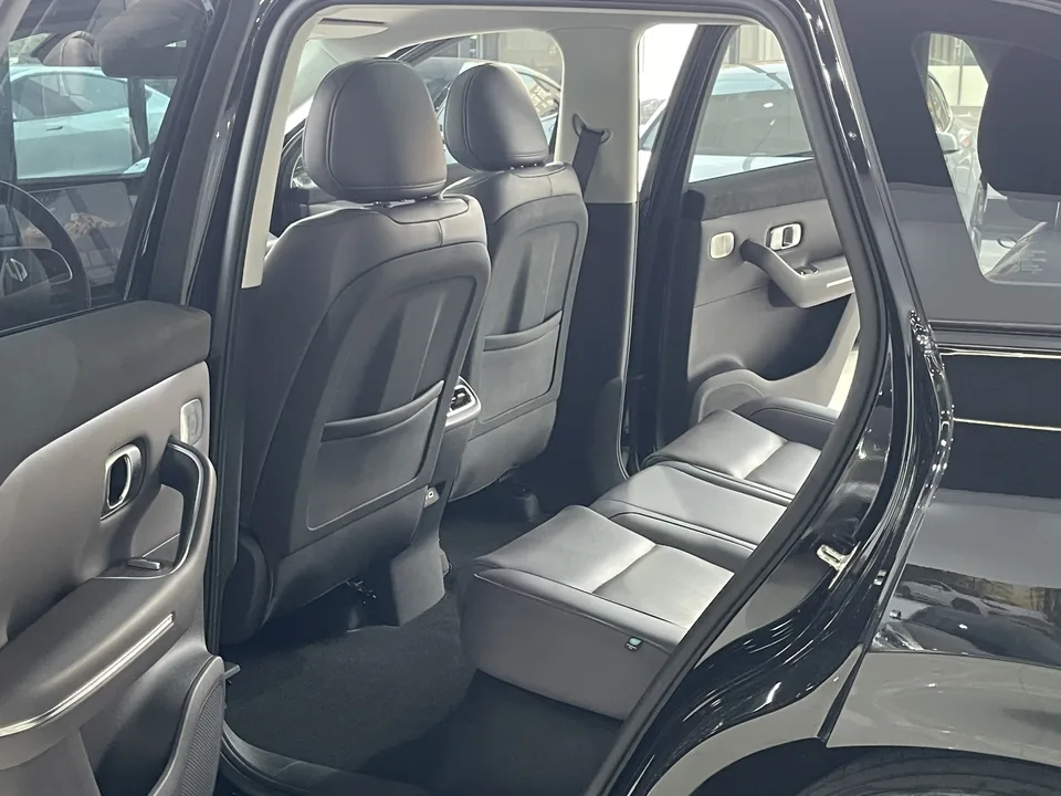 Leapmotor Zero running C10 Pure Electric 530 Smart Edition 2025 — миниатюра 3