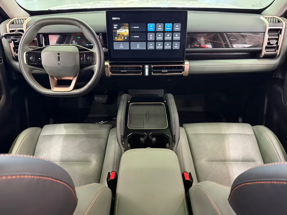 iCAR 03 two-wheel drive long-range version 2024 — миниатюра 5