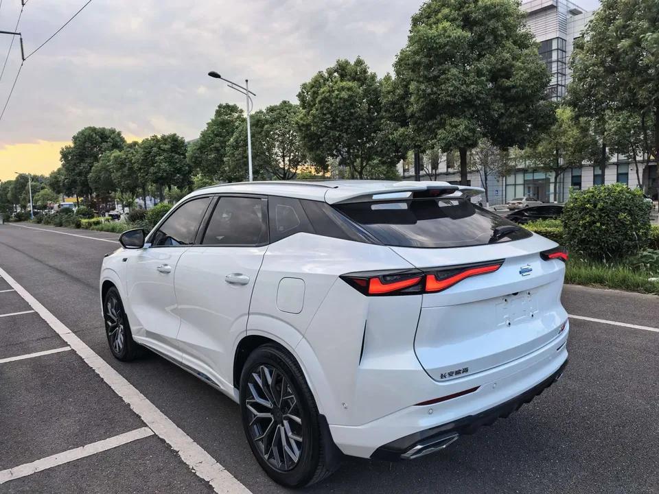 Oshan Changan Auchan Z6 iDD new energy Smart Electric iDD 150KM Flagship PLUS Smart Parking Edition 2025 — миниатюра 5