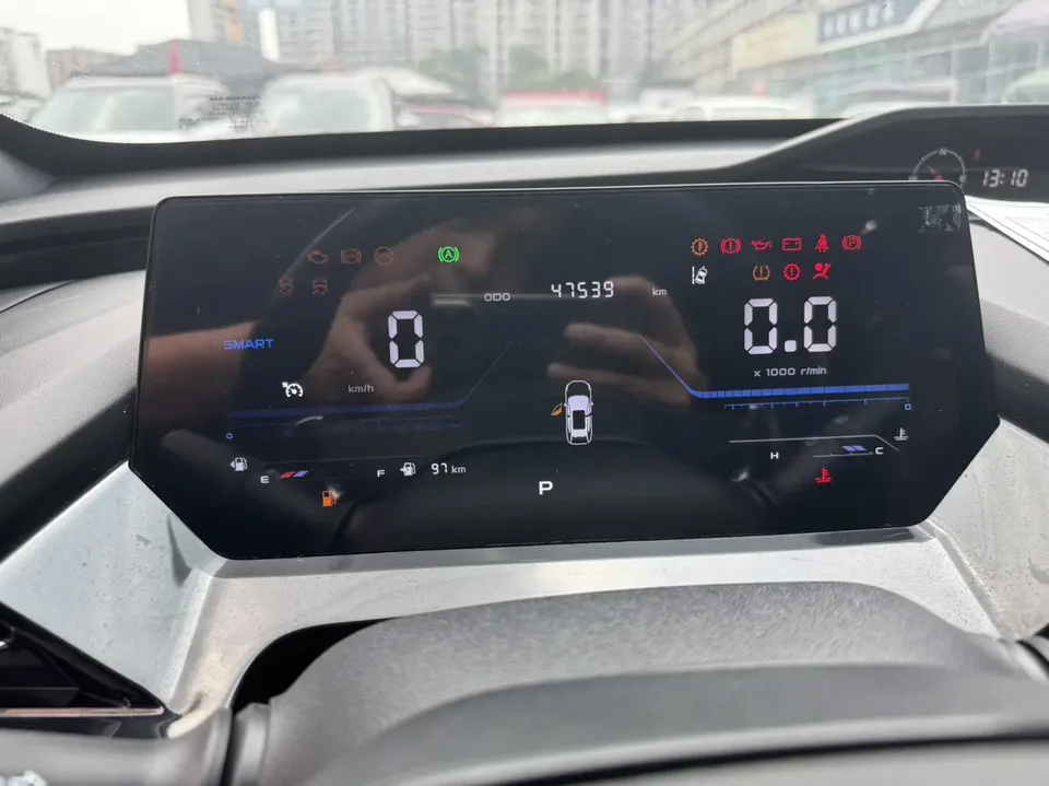 Oshan Changan Auchan Z6 Blue Whale 1.5T DCT smart model 2023 — миниатюра 5