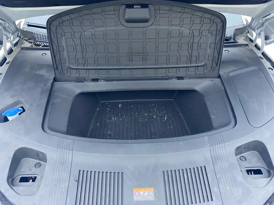 Geely Galaxy E8 665km Starship Voyage Edition 2024 — миниатюра 2