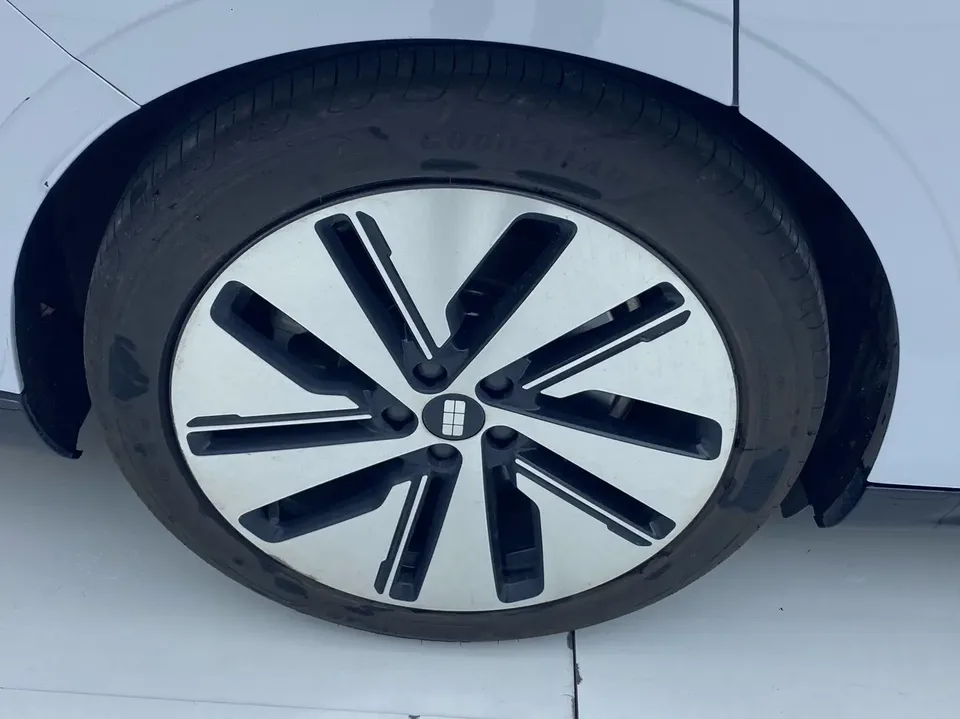 Geely Galaxy E8 665km Starship Voyage Edition 2024 — миниатюра 3