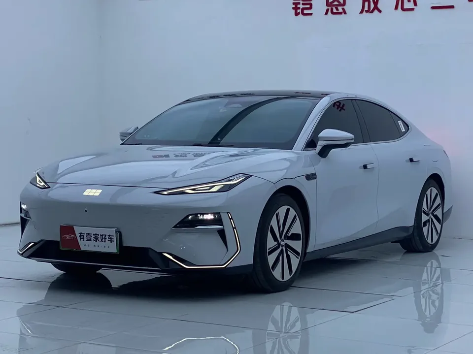 Geely Galaxy E8 2024