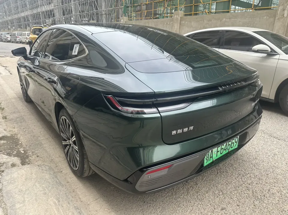 Geely Galaxy Star 8 PHEV 130km EM-P Starship Edition 2025 — миниатюра 4