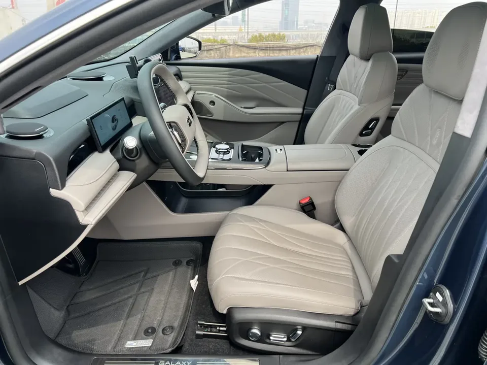 Geely Galaxy Star 8 PHEV 130km EM-P Starship Edition 2025 — миниатюра 4